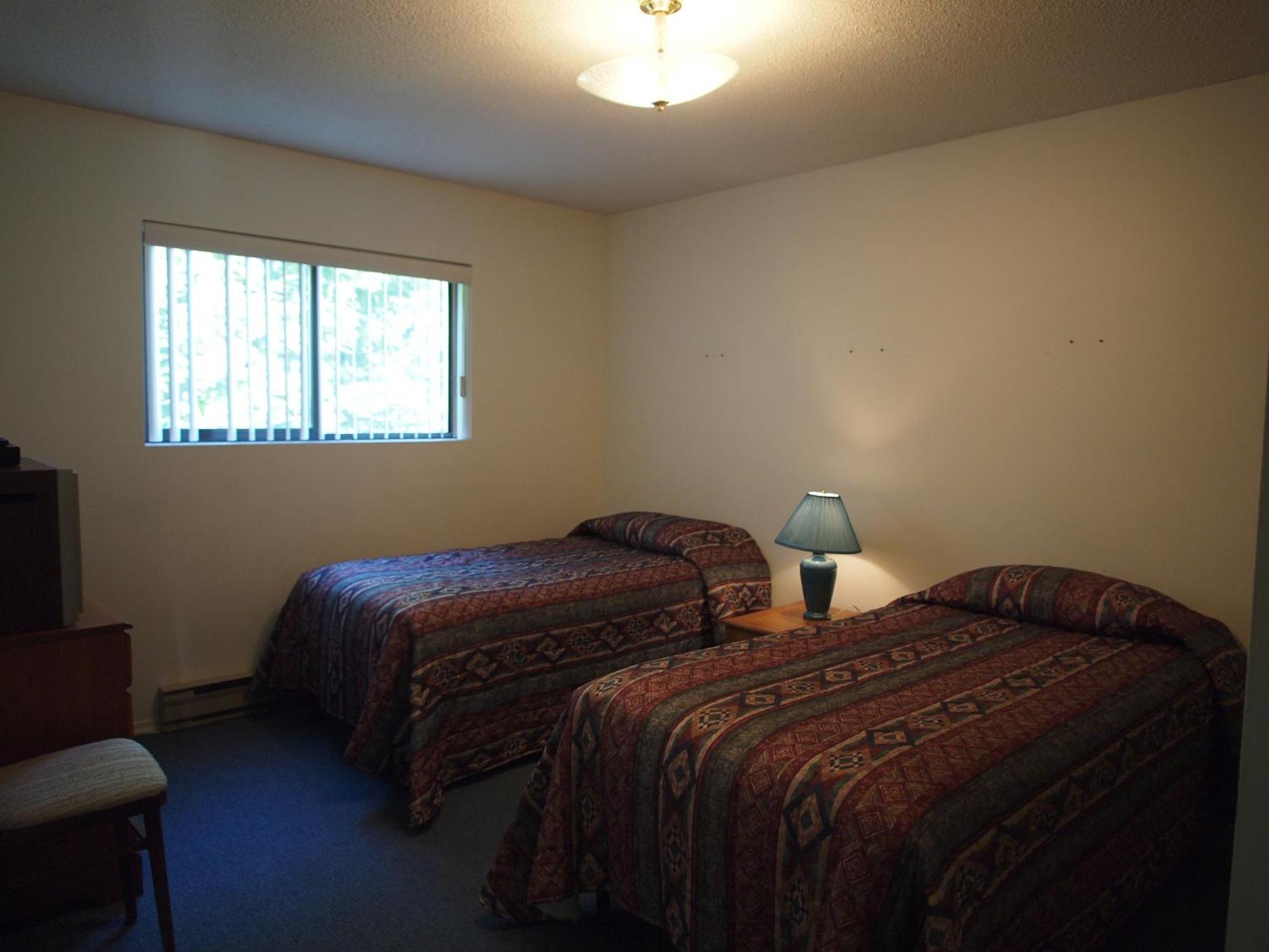 Whale's Tail Guest Suites Ucluelet Extérieur photo