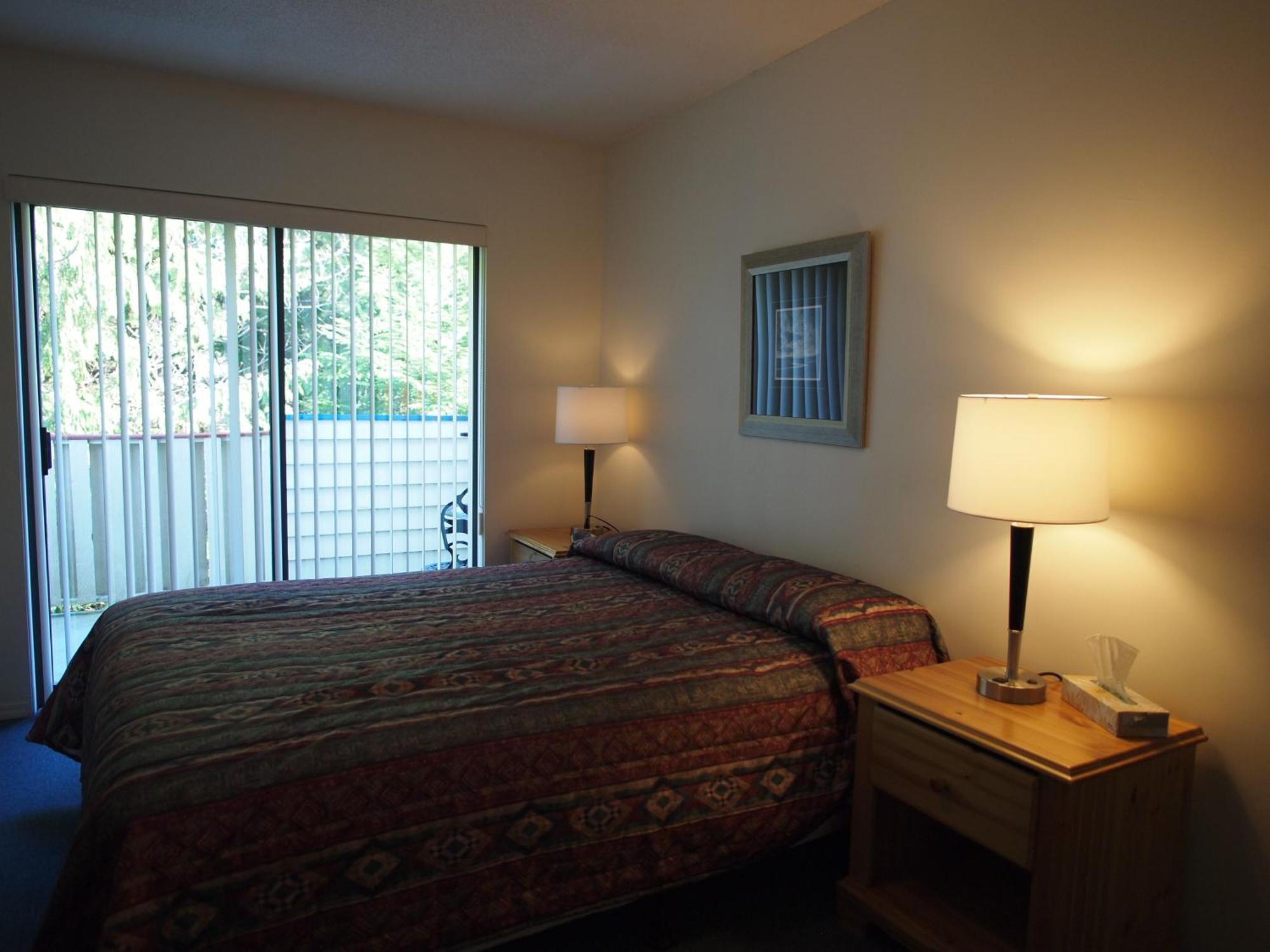 Whale's Tail Guest Suites Ucluelet Extérieur photo
