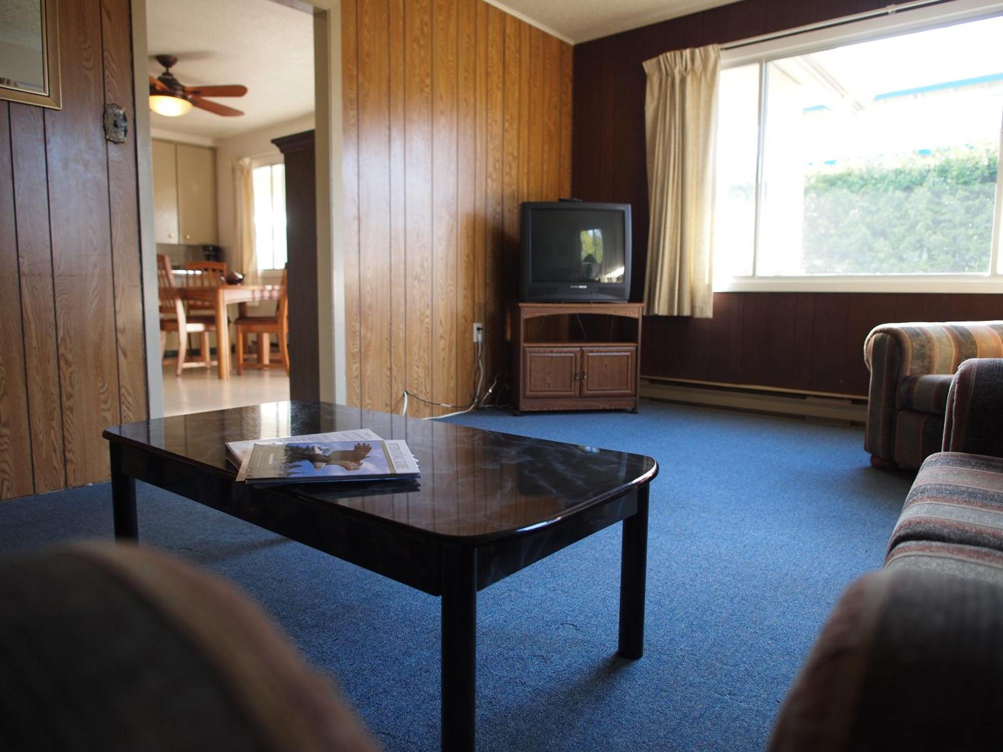 Whale's Tail Guest Suites Ucluelet Extérieur photo