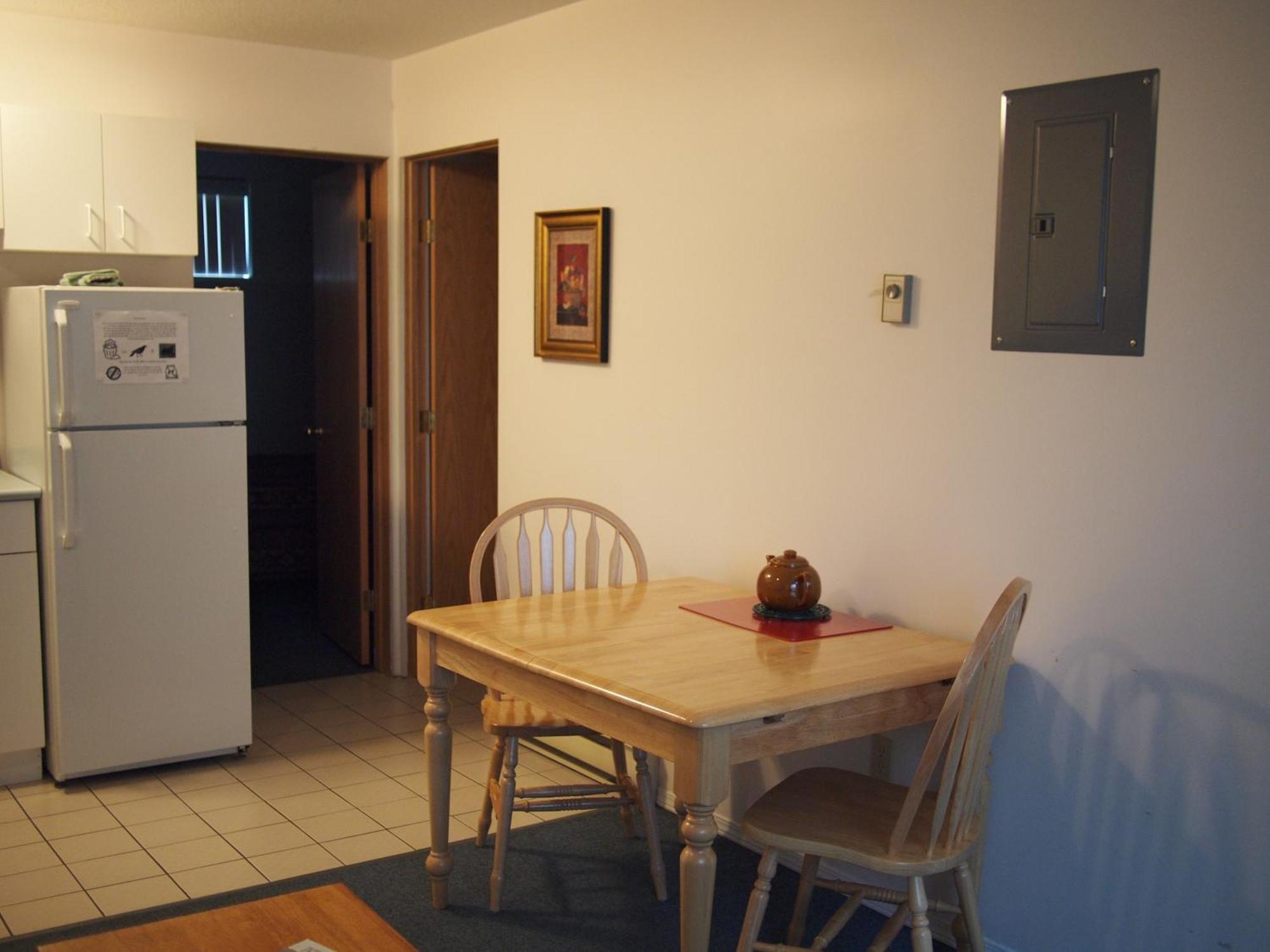 Whale's Tail Guest Suites Ucluelet Extérieur photo