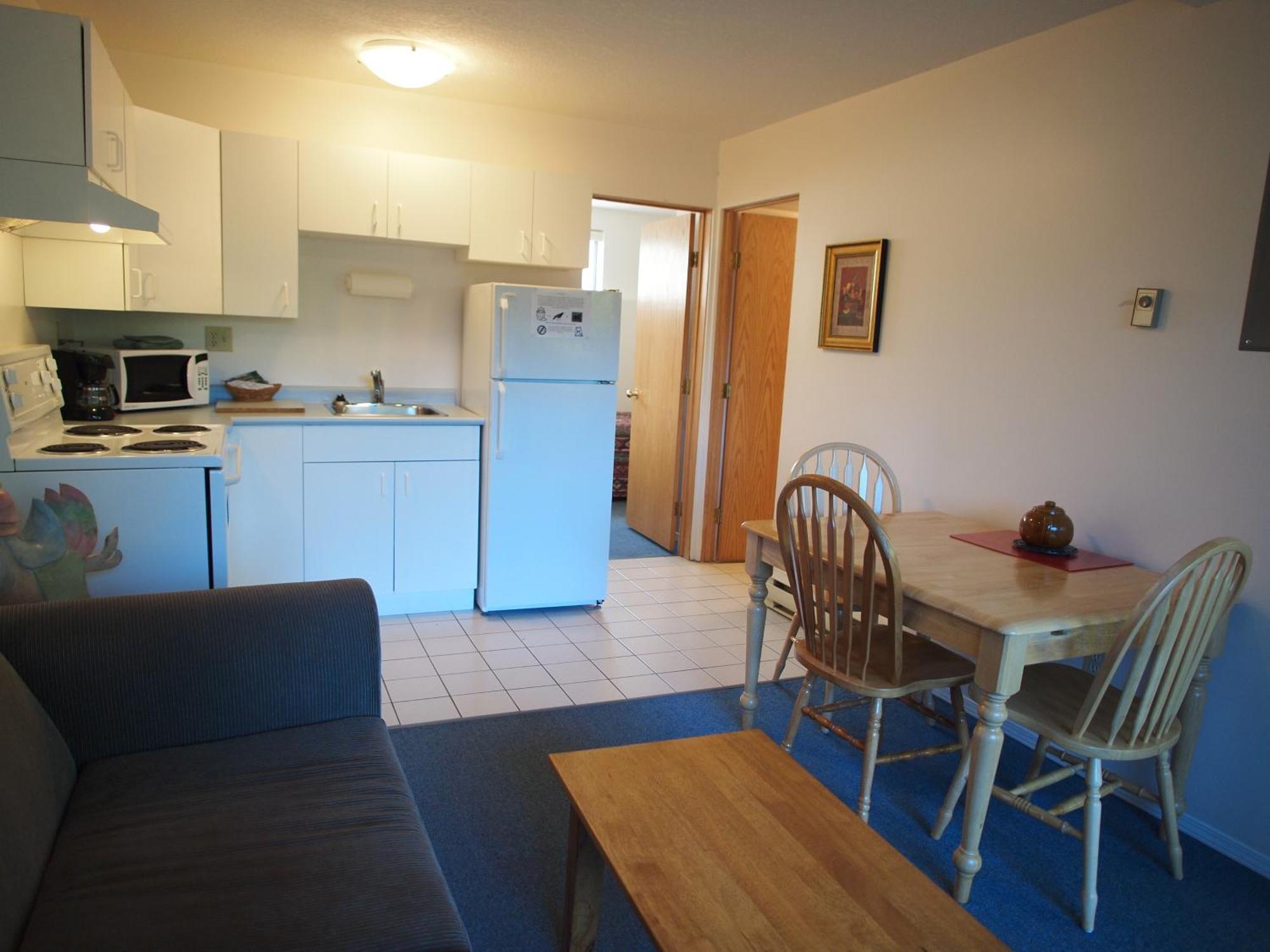 Whale's Tail Guest Suites Ucluelet Extérieur photo