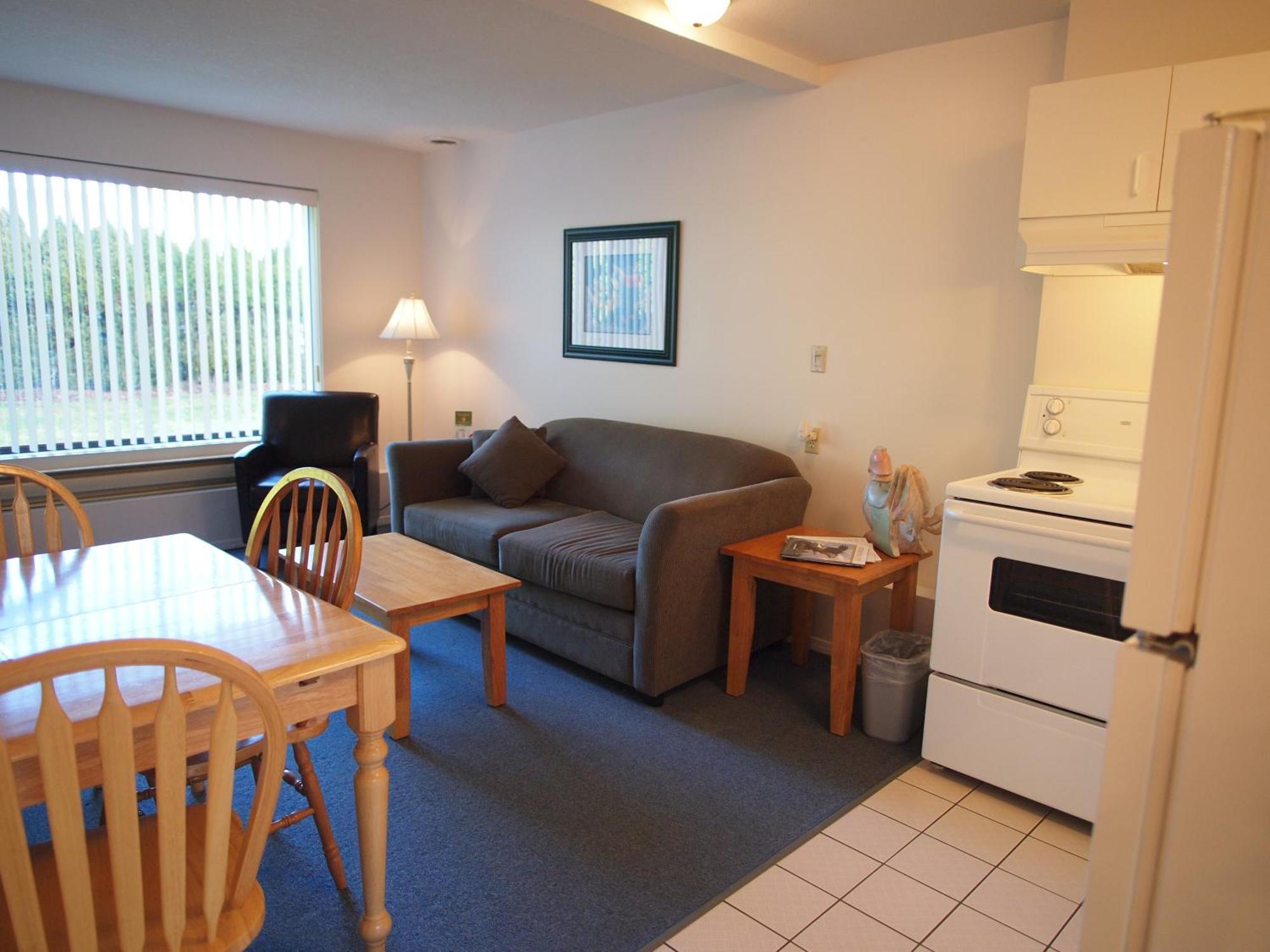 Whale's Tail Guest Suites Ucluelet Extérieur photo